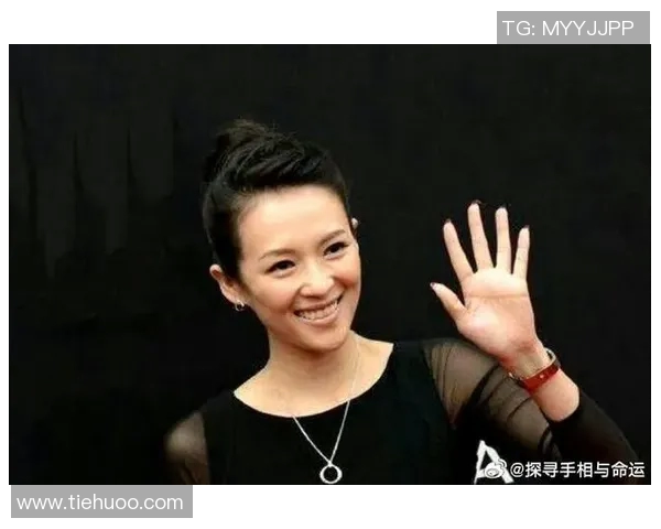 足球明星女性手相解析揭秘她们的成功与魅力之源